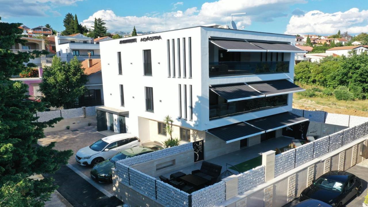 Adastra Apartments Maslenica Exterior photo