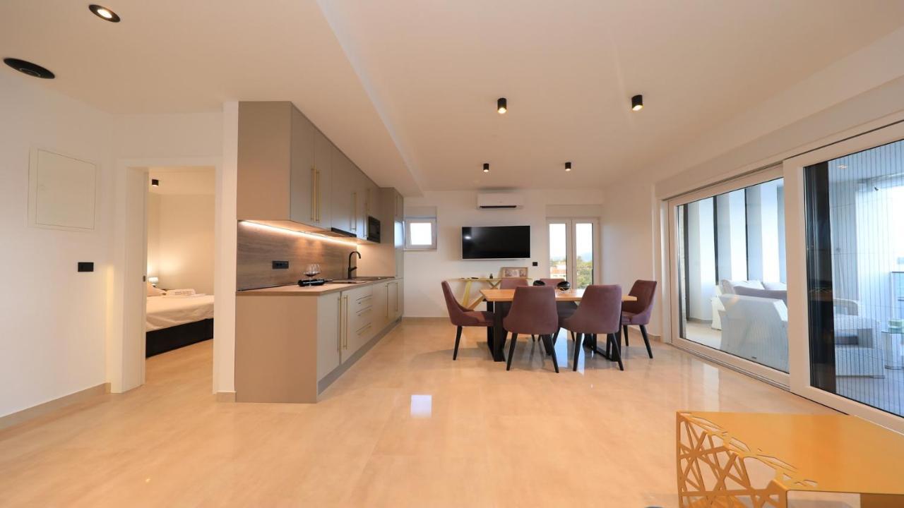 Adastra Apartments Maslenica Exterior photo