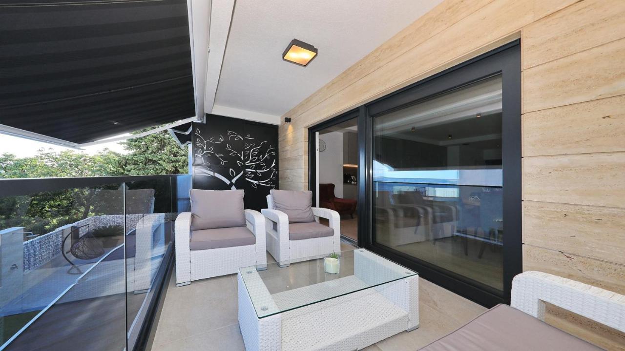 Adastra Apartments Maslenica Exterior photo