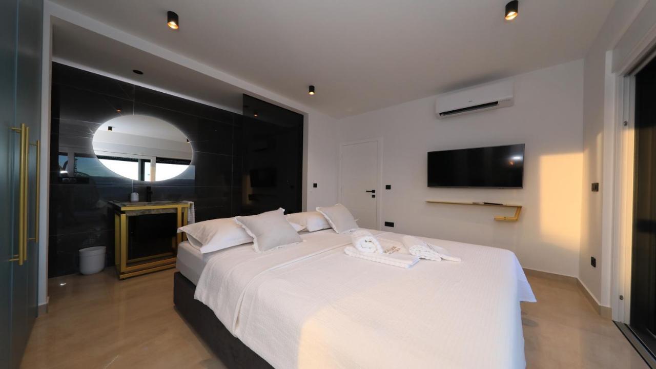 Adastra Apartments Maslenica Exterior photo