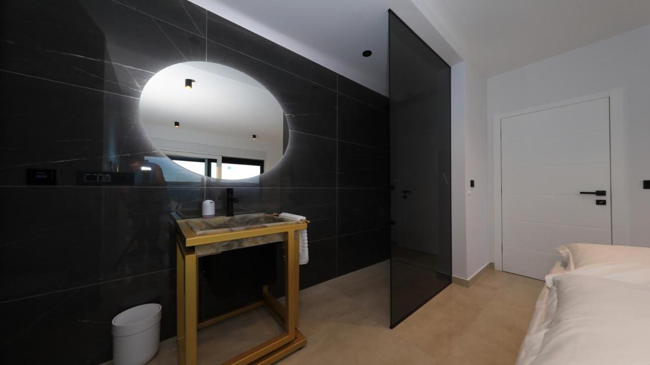 Adastra Apartments Maslenica Exterior photo
