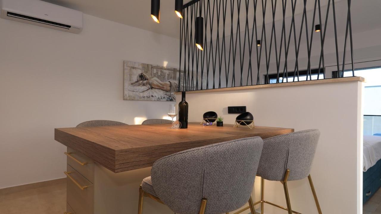 Adastra Apartments Maslenica Exterior photo