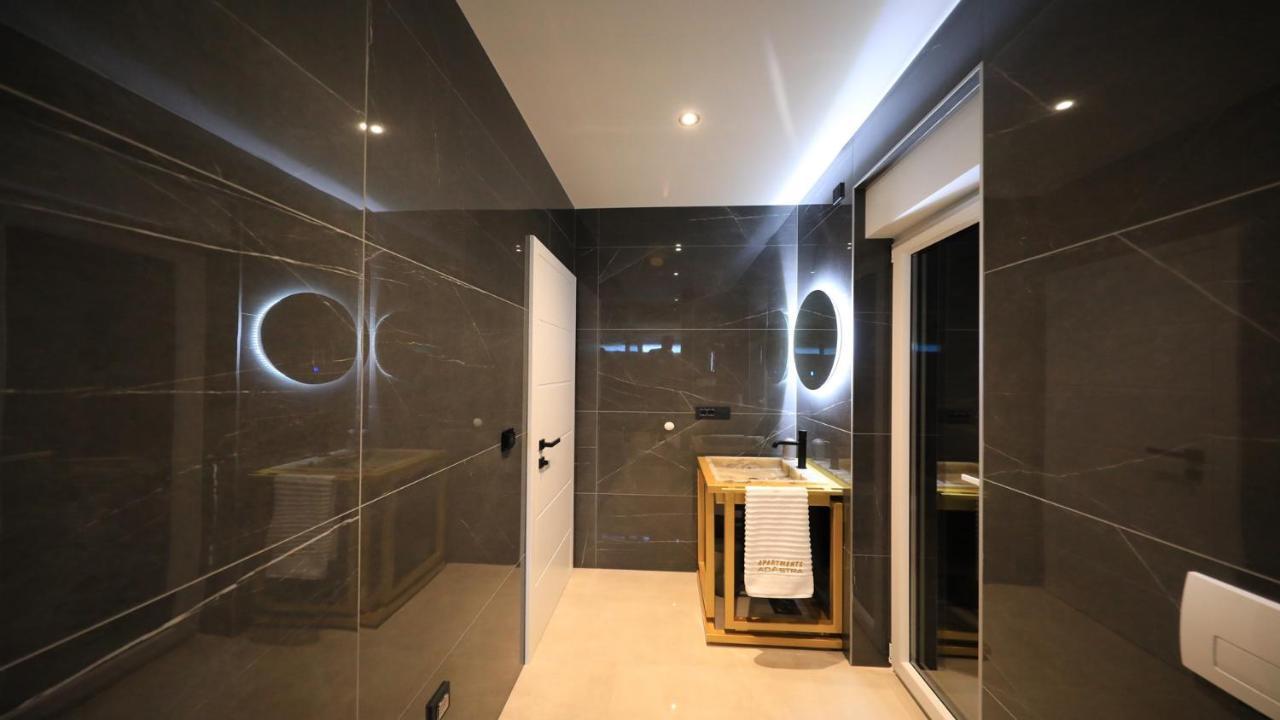 Adastra Apartments Maslenica Exterior photo