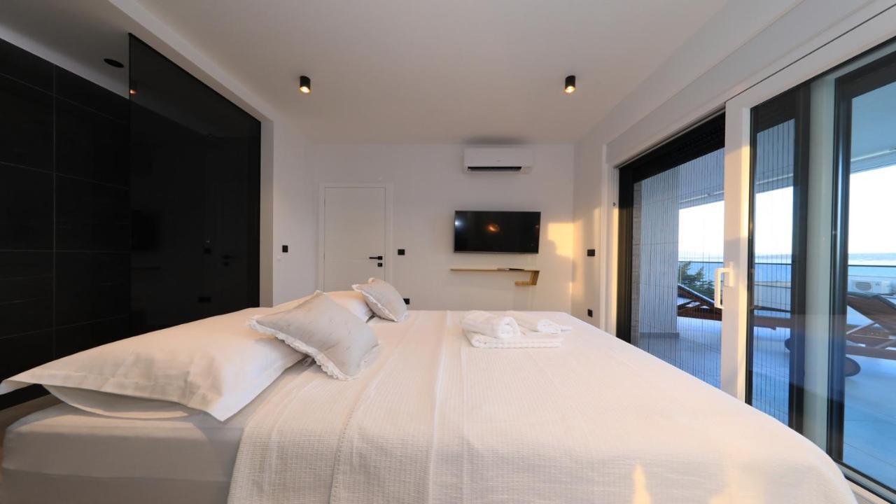 Adastra Apartments Maslenica Exterior photo